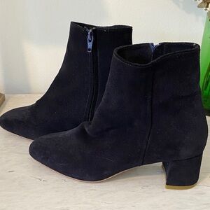Chic Navy Suede Ankle Booties